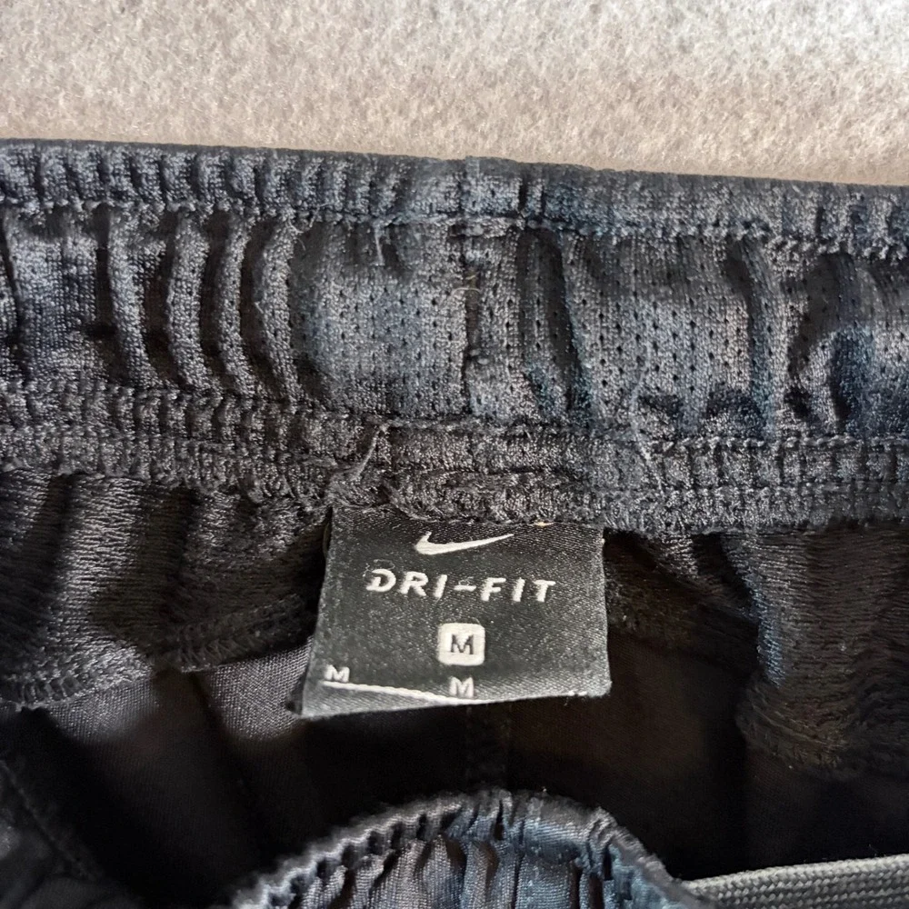 Nike Boys Dri-FIT Athletic Shorts Black Gray Football Graphic Size Medium